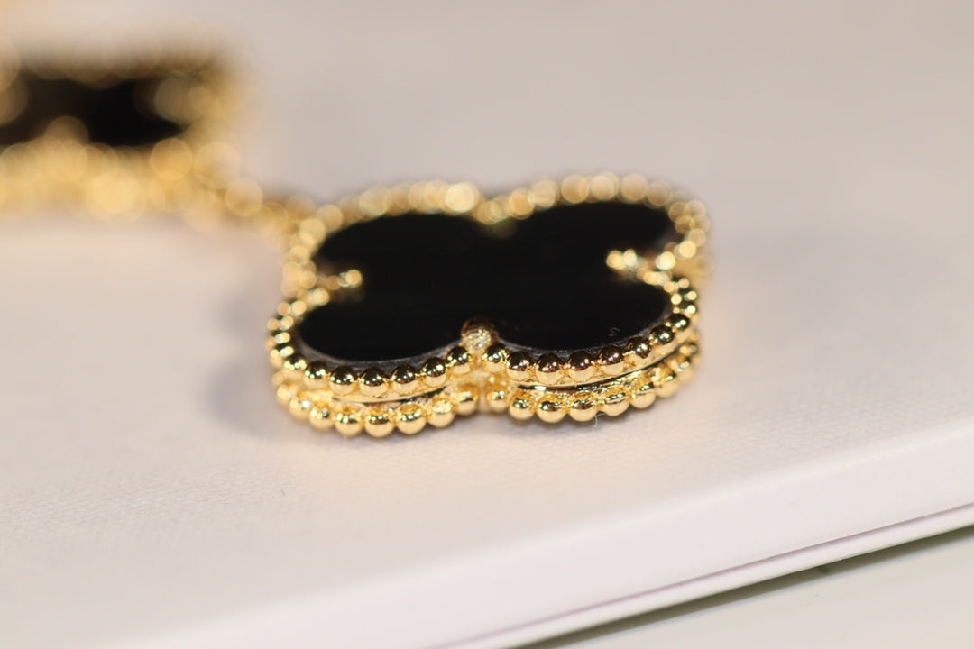 [Charm Aries Jewelry]CLOVER EARRINGS GOLD ONYX MOP 3 MOTIF