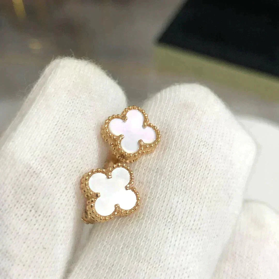 [Charm Aries Jewelry]CLOVER MINI 9.5MM WHITE MOP EARRINGS