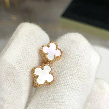 [Charm Aries Jewelry]CLOVER MINI 9.5MM WHITE MOP EARRINGS