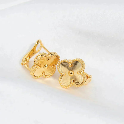 [Charm Aries Jewelry]CLOVER MEDIUM 1 MOTIFS LASER EARRINGS