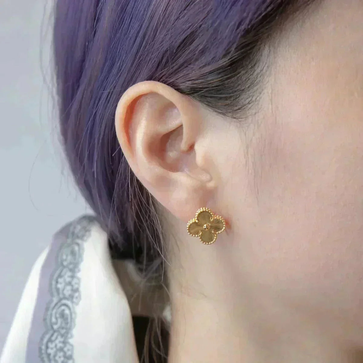 [Charm Aries Jewelry]CLOVER MEDIUM 1 MOTIFS LASER EARRINGS