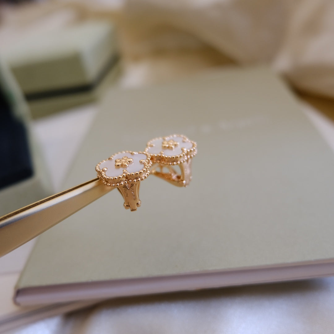 [Charm Aries Jewelry]LUCKY PINK GOLD WHITE MOP EARRINGS