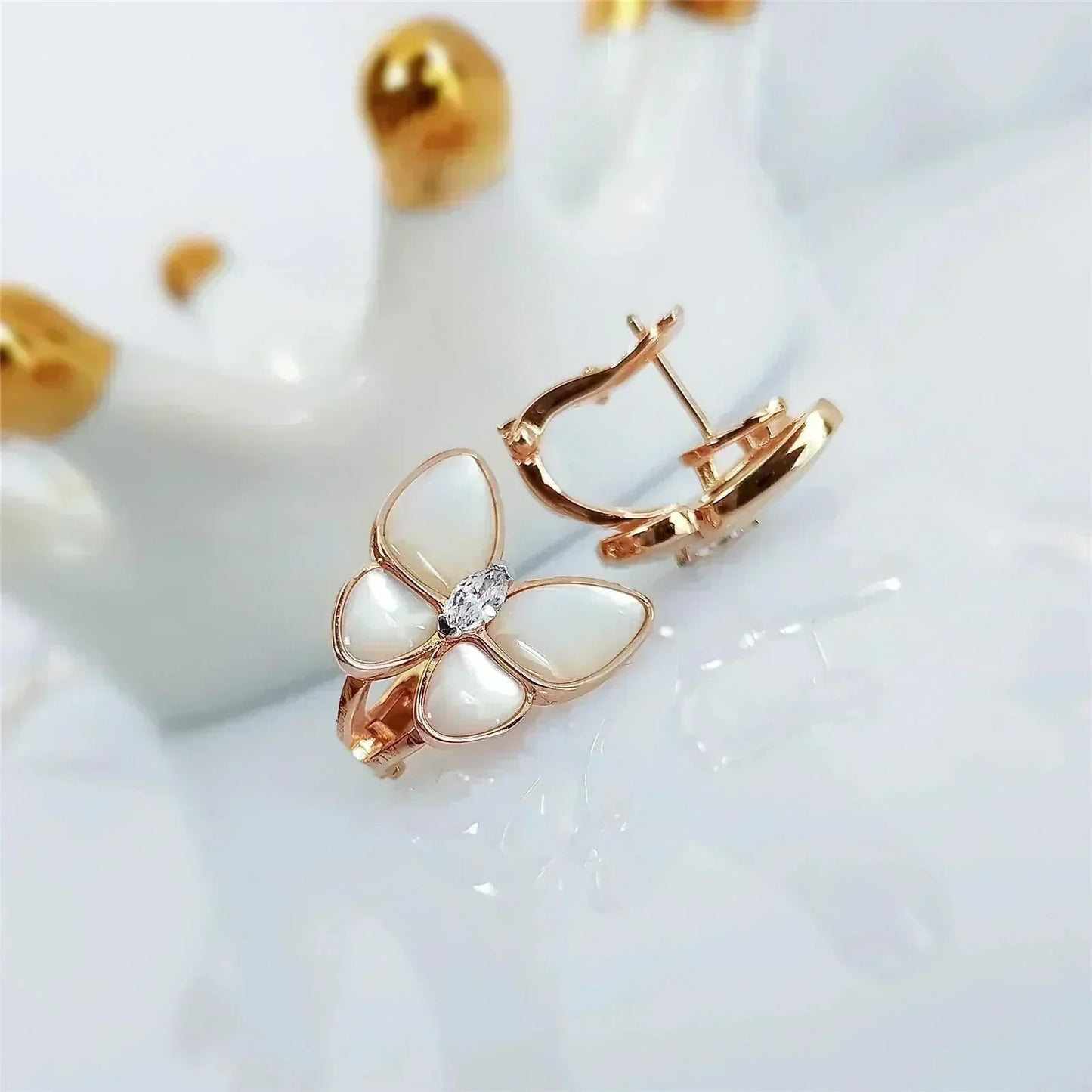 [Charm Aries Jewelry]BUTTERFLY MOP DIAMOND EARRINGS
