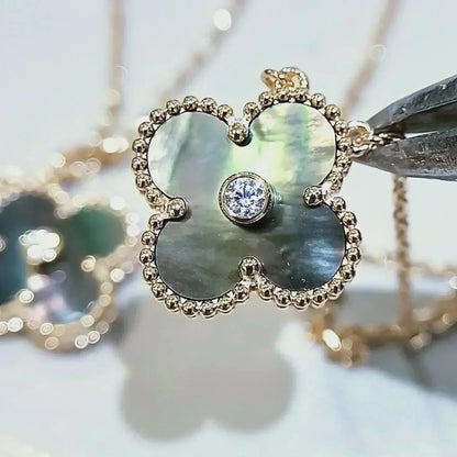 [Charm Aries Jewelry]CLOVER 15MM DIAMOND AND MOTHER-OF-GREY NECKLACE