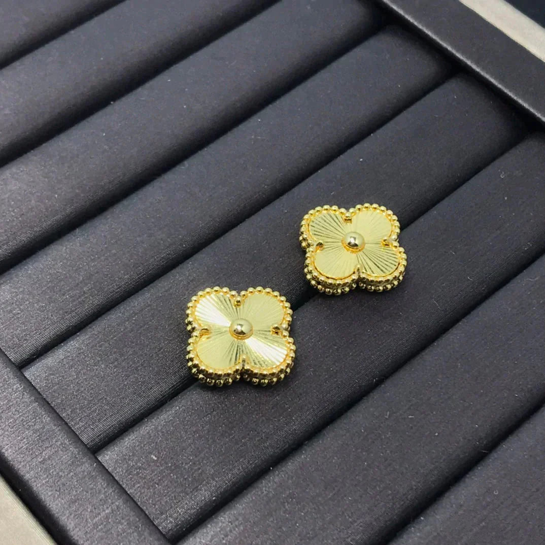 [Charm Aries Jewelry]CLOVER MINI 9.5MM LASER EARRINGS