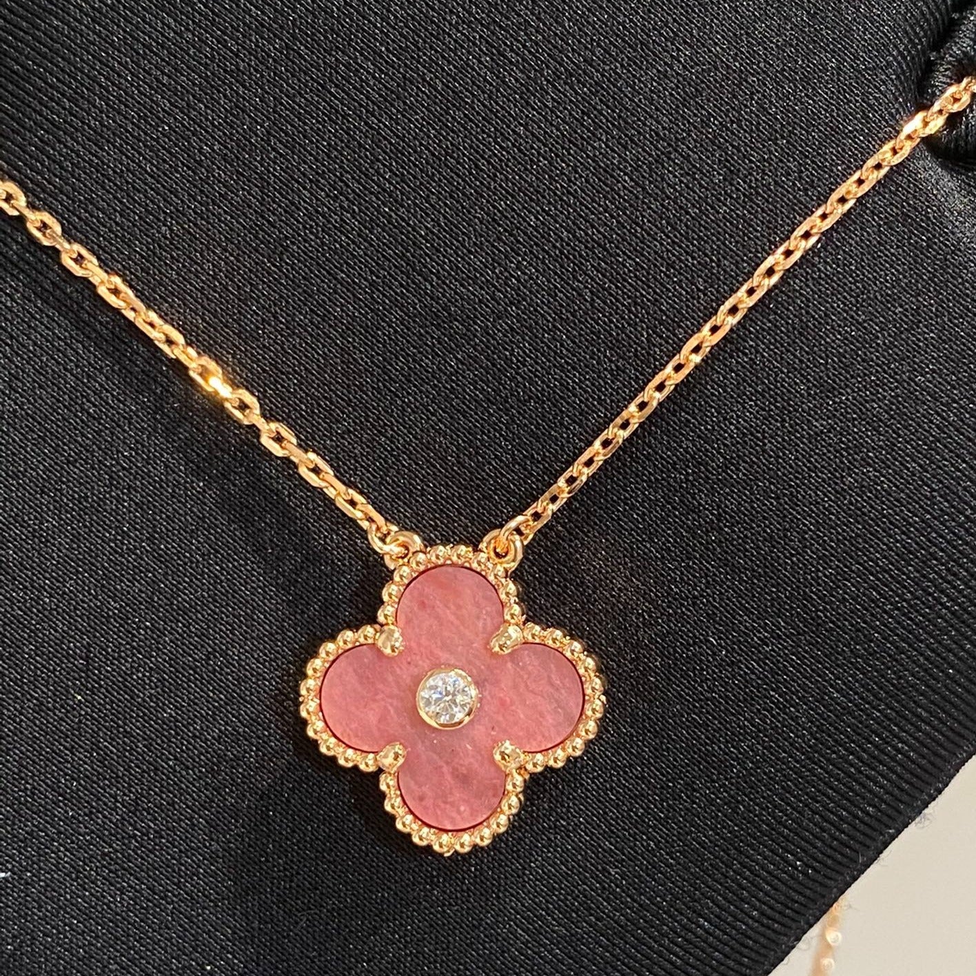 [Charm Aries Jewelry]CLOVER 15MM DIAMOND RHODONITE NECKLACE