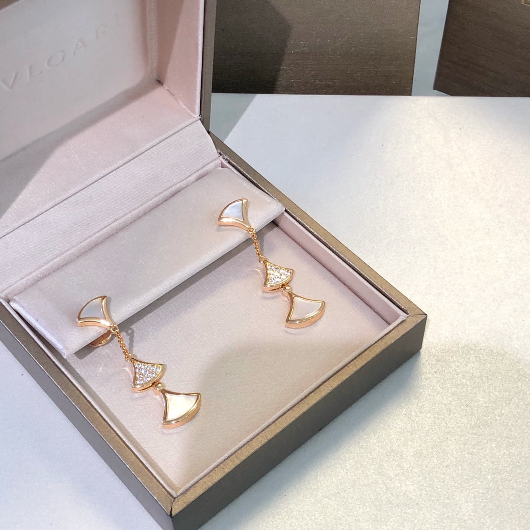 [Charm Aries Jewelry]DREAM EARRINGS 3 MOTIFS DIAMOND MOP PINK GOLD
