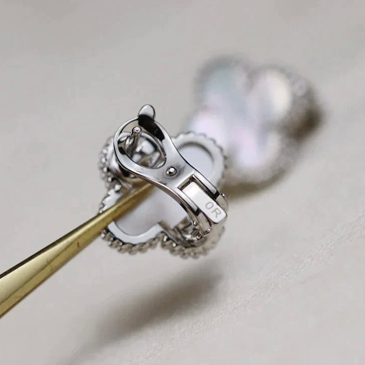 [Charm Aries Jewelry]CLOVER MEDIUM 1 MOTIFS  WHITE MOP EARRINGS SILVER