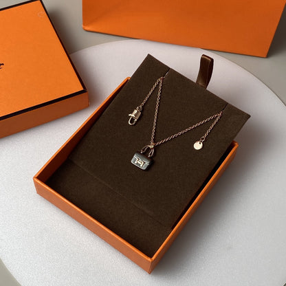 [Charm Aries Jewelry]CONSTANCE BLACK PEDANT PINK GOLD NECKLACE