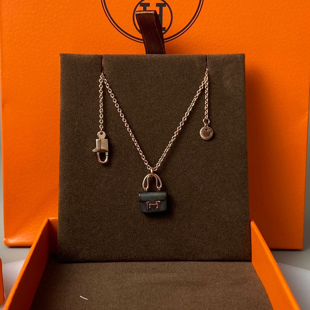 [Charm Aries Jewelry]CONSTANCE BLACK PEDANT PINK GOLD NECKLACE