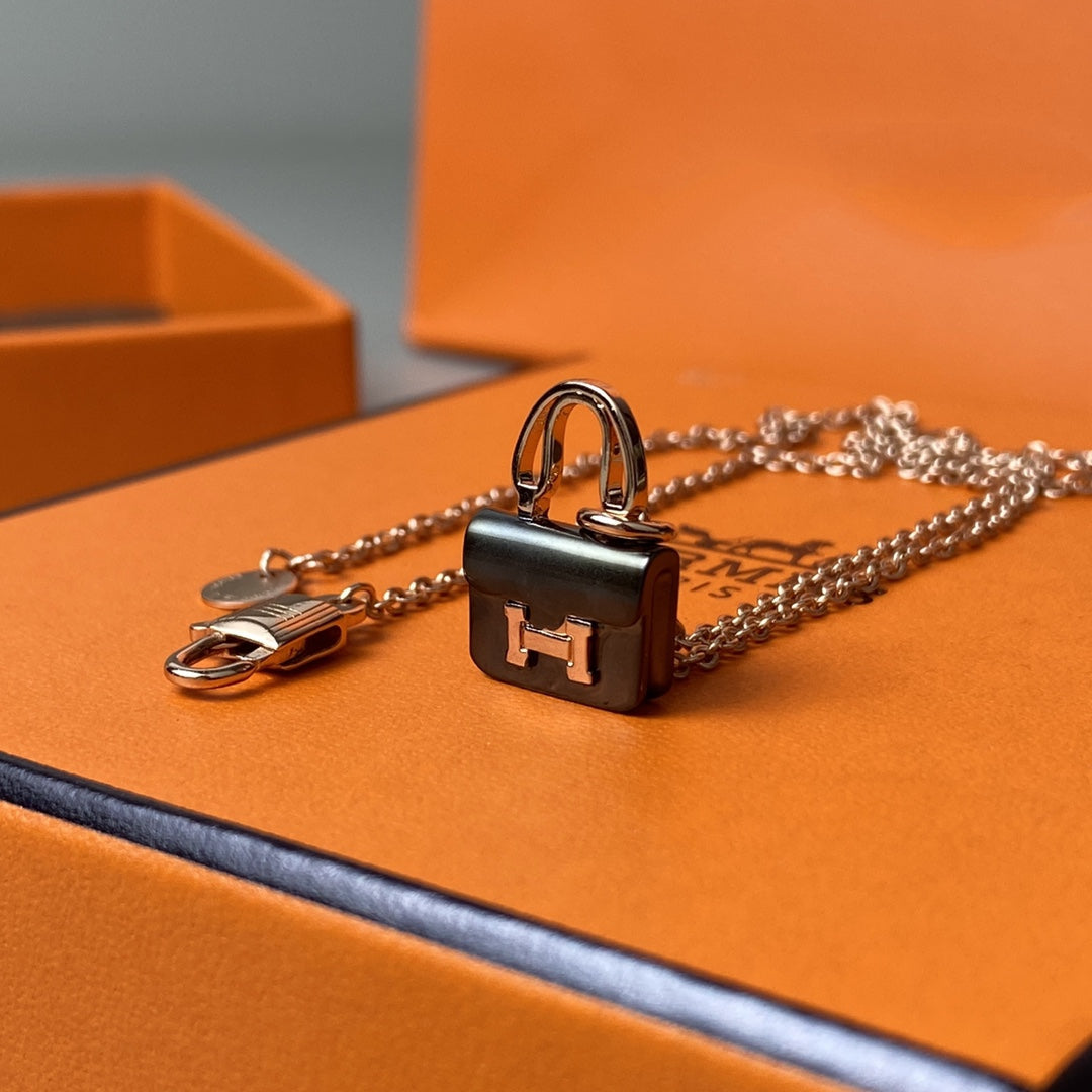 [Charm Aries Jewelry]CONSTANCE BLACK PEDANT PINK GOLD NECKLACE