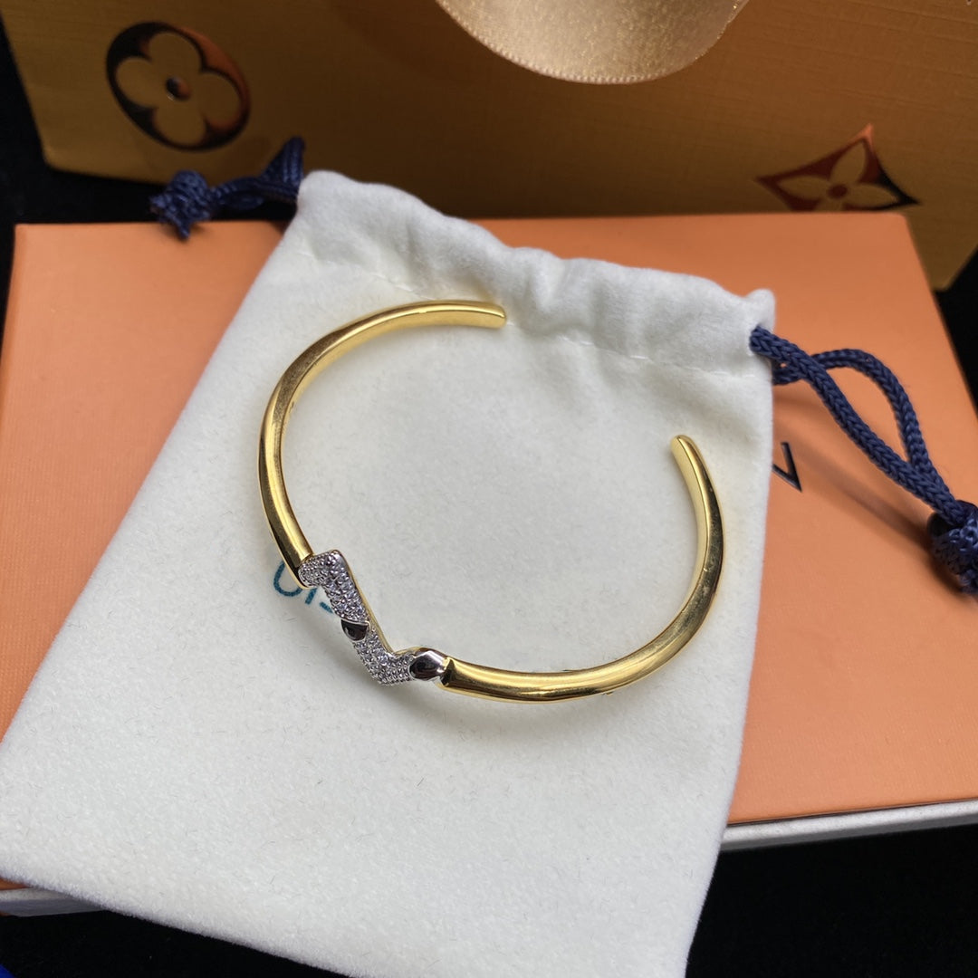 [Charm Aries Jewelry]VOLTE UPSITE DOWN DIAMOND GOLD OPEN BRACELET