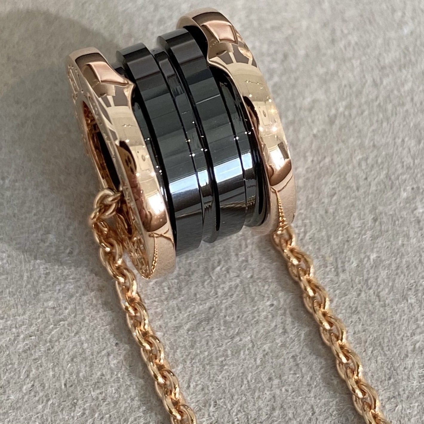 [Charm Aries Jewelry]ZERO 1 BLACK CERAMIC PINK GOLD NECKLACE