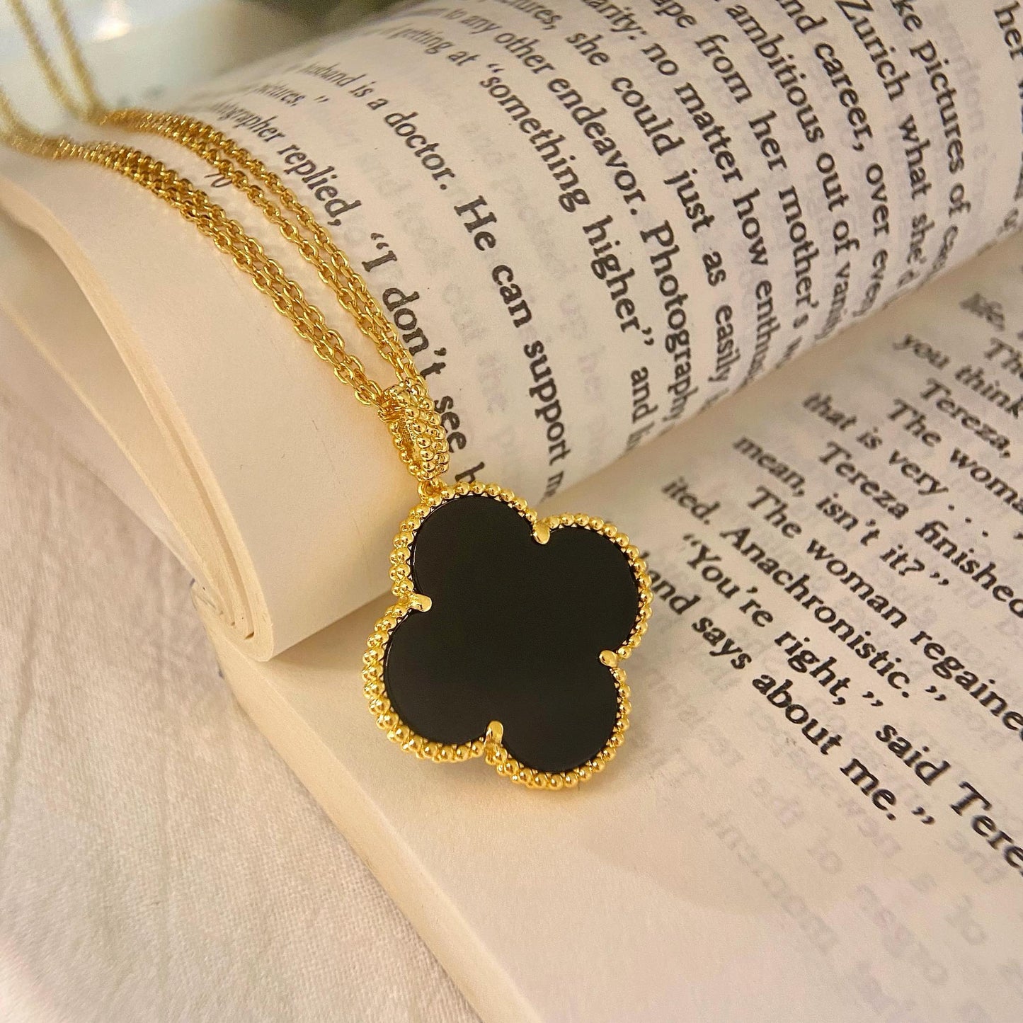 [Charm Aries Jewelry]CLOVER 25MM NECKLACE GOLD ONYX