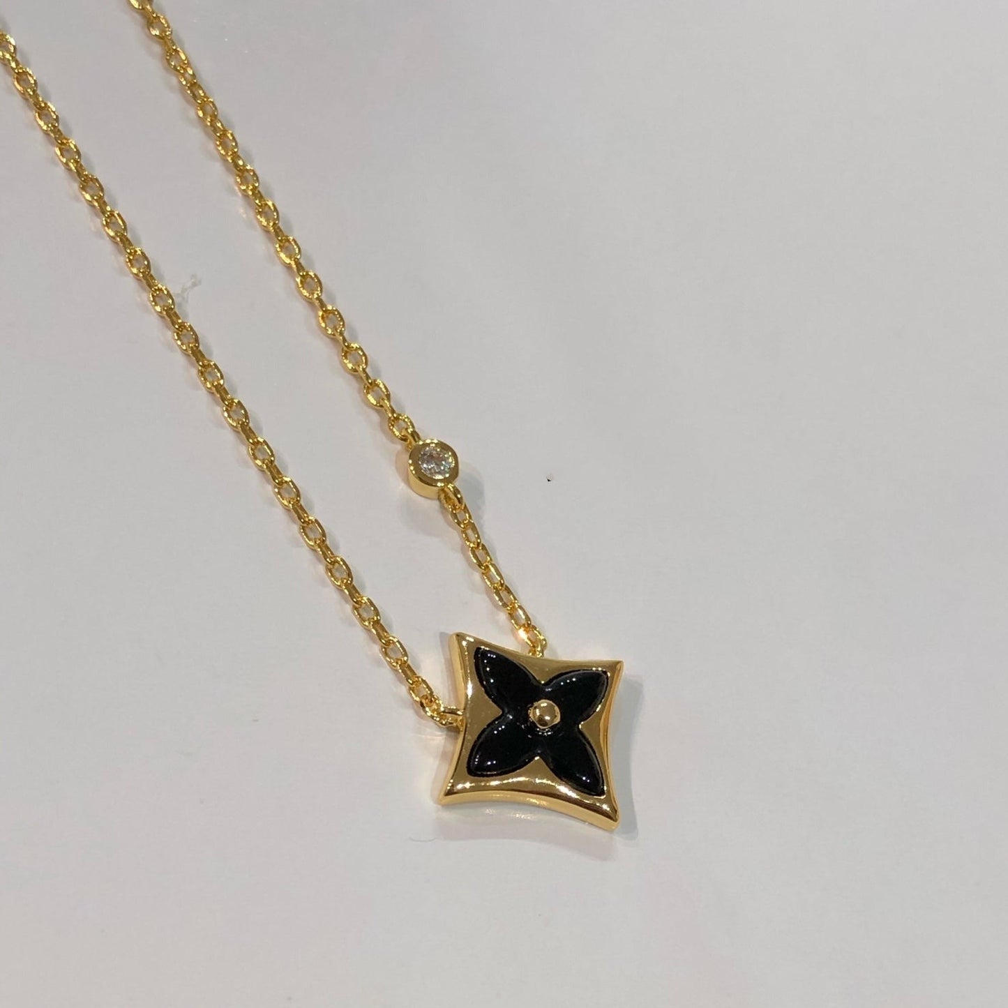 [Charm Aries Jewelry]STAR BLACK MOP NECKLACE
