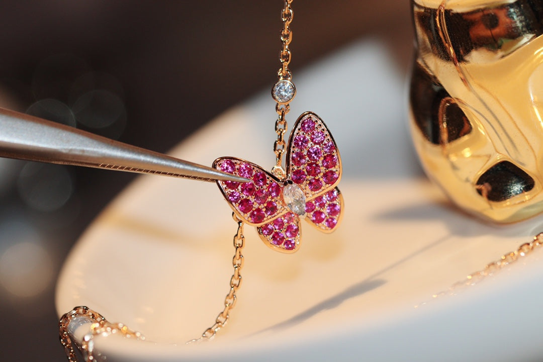 [Charm Aries Jewelry]BUTTERFLY RED DIAMOND ROSE GOLD NECKLACE