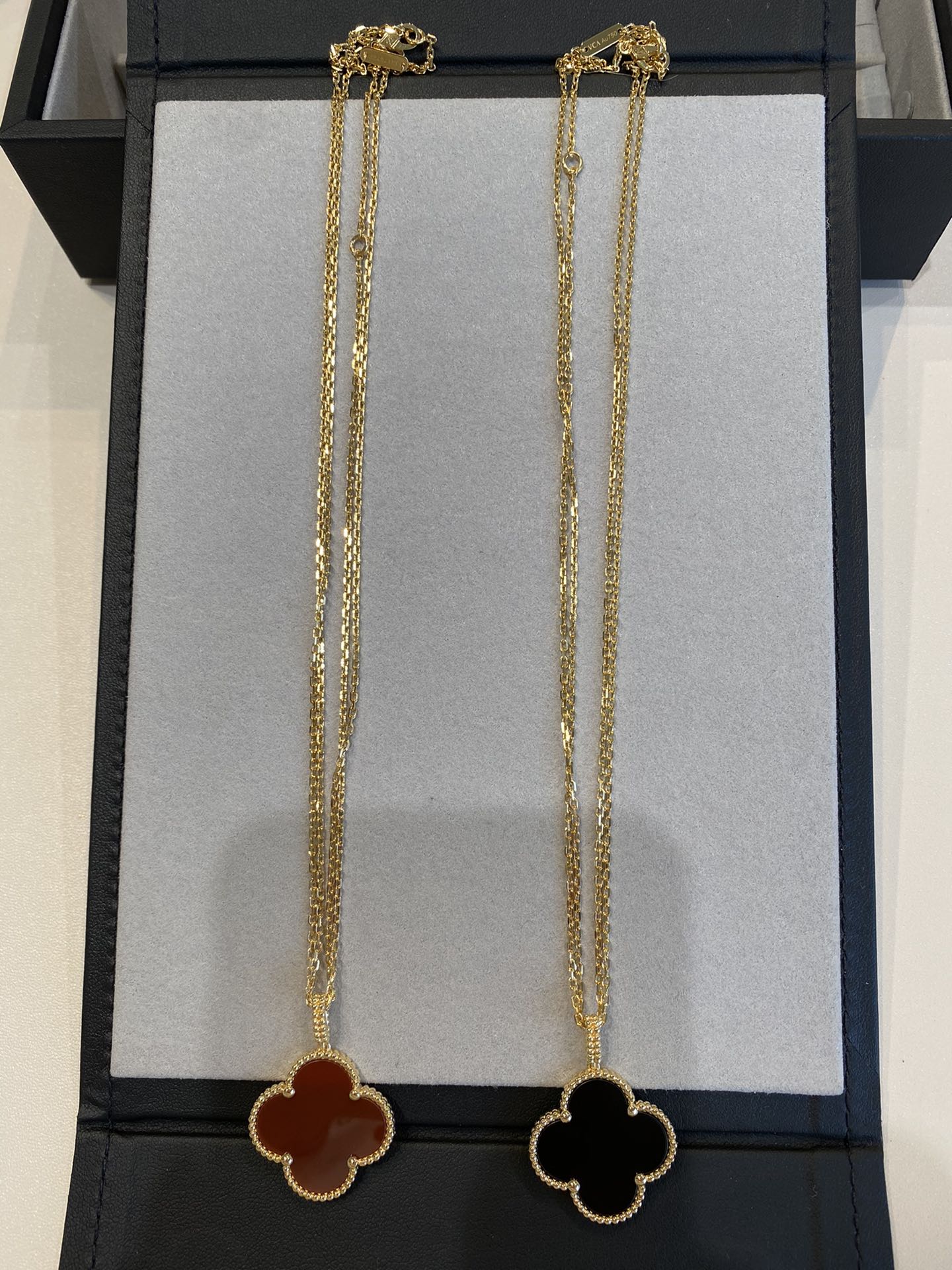 [Charm Aries Jewelry]CLOVER 25MM NECKLACE GOLD CARNELIAN