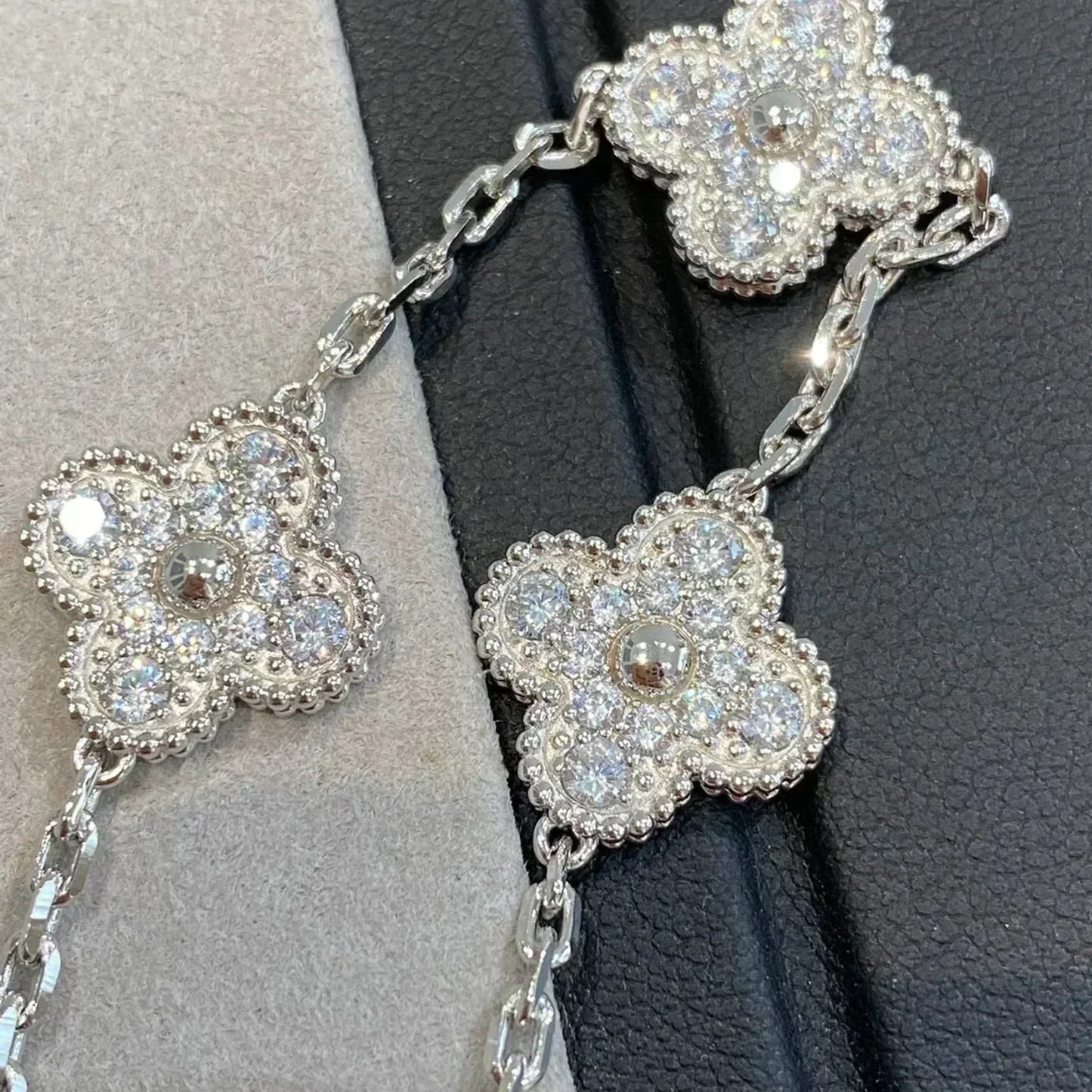 [Charm Aries Jewelry]CLOVER 5 MOTIFS  DIAMOND BRACELET SILVER