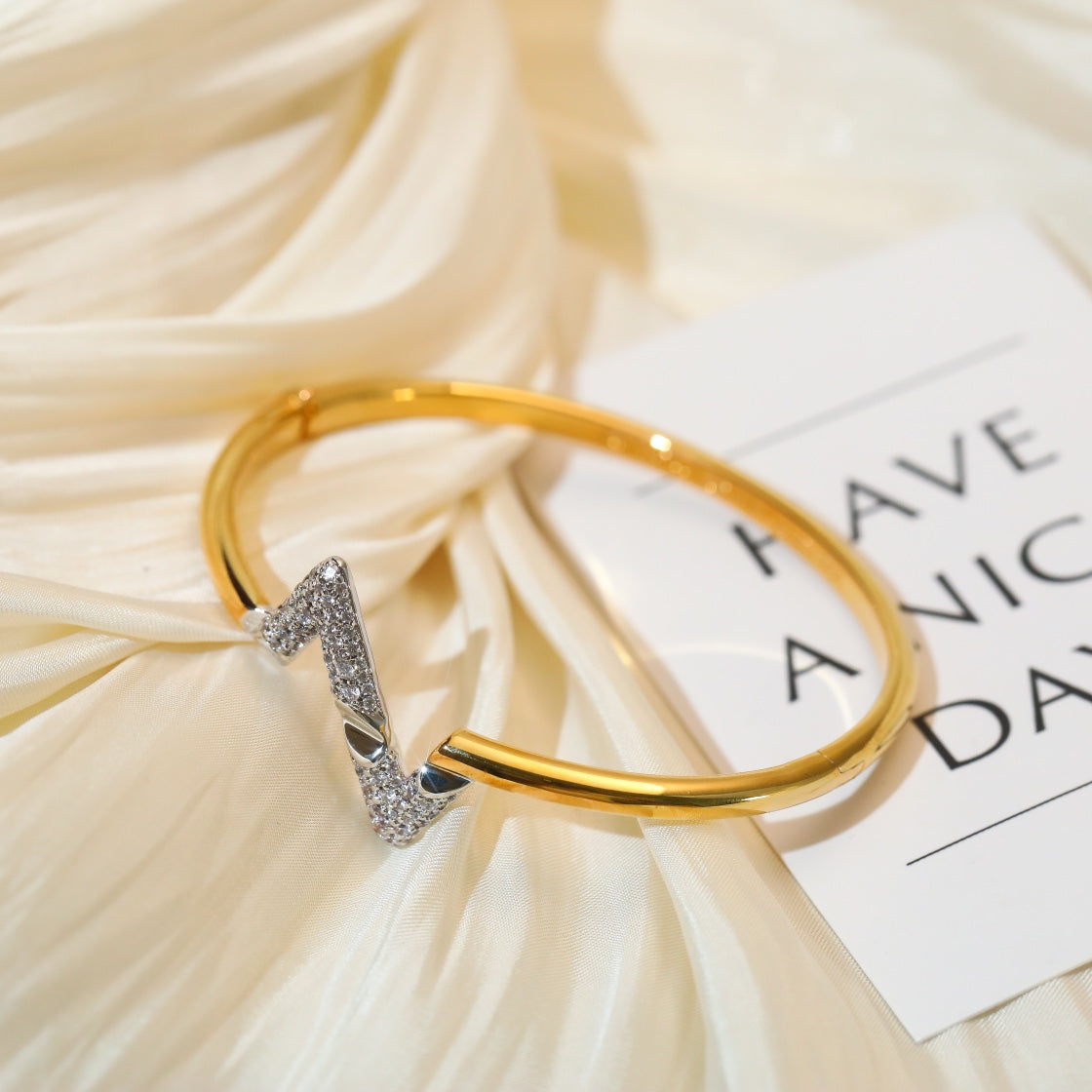 [Charm Aries Jewelry]VOLTE UPSITE DOWN GOLD DIAMOND BRACELET