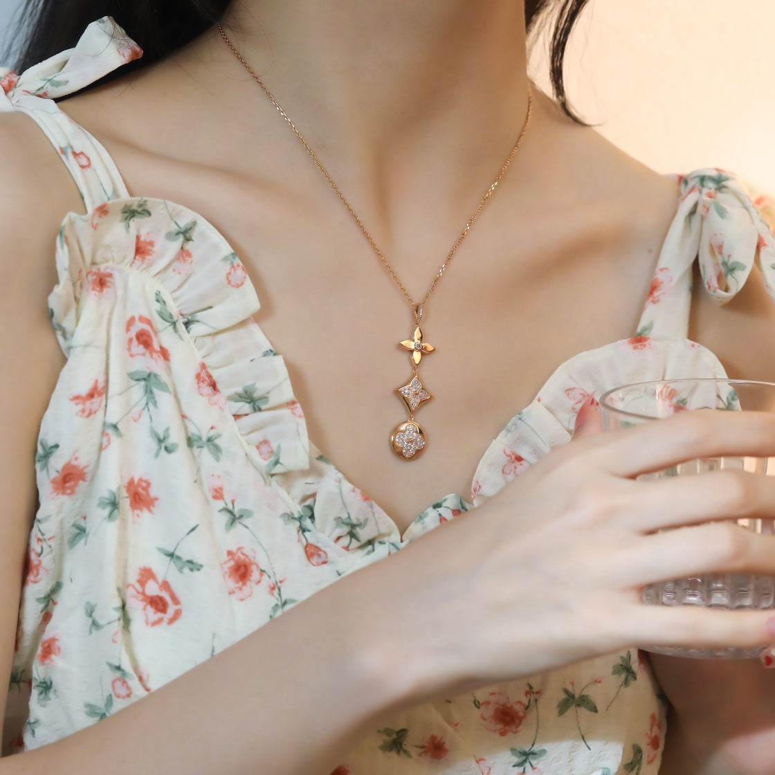 [Charm Aries Jewelry]STAR AND SUN DIAMOND PINK GOLD NECKLACE