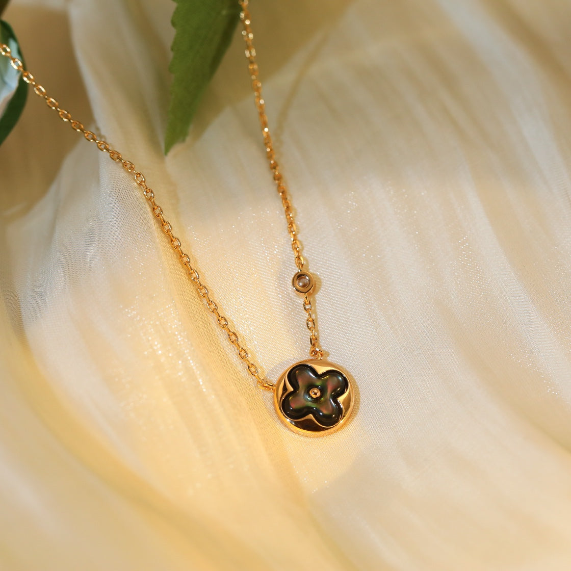[Charm Aries Jewelry]SUN PEDANT PINK GOLD 1 DIAMOND NECKLACE