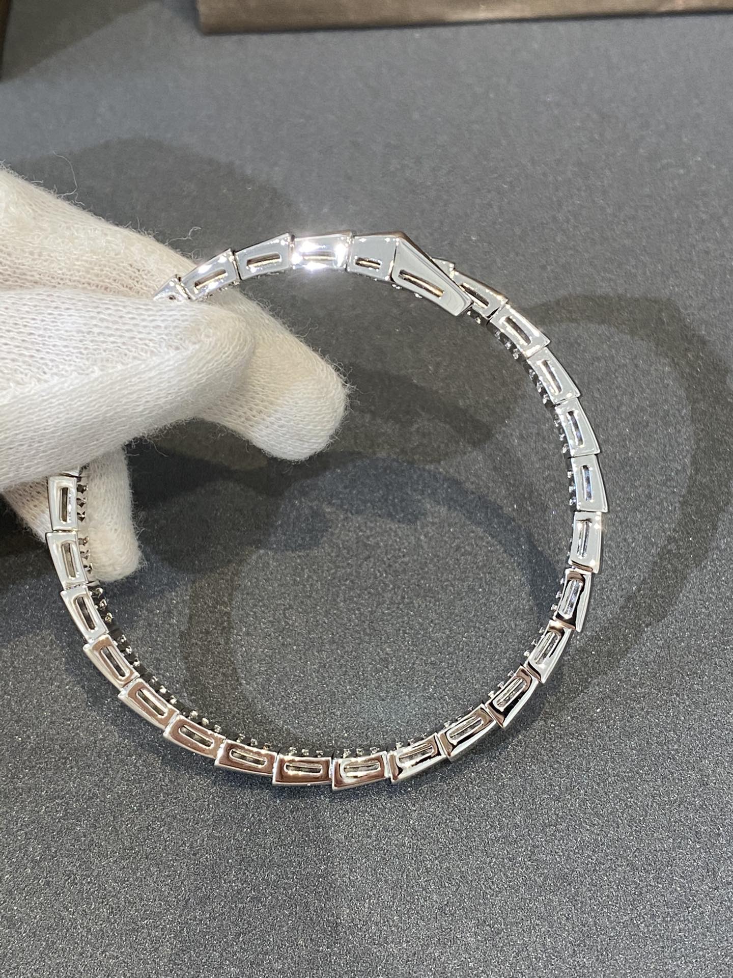 [Charm Aries Jewelry]SERPENTI BRACELET DIAMONDS SILVER