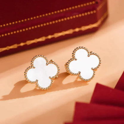 [Charm Aries Jewelry]CLOVER MEDIUM 1 MOTIFS  WHITE MOP STUD EARRINGS