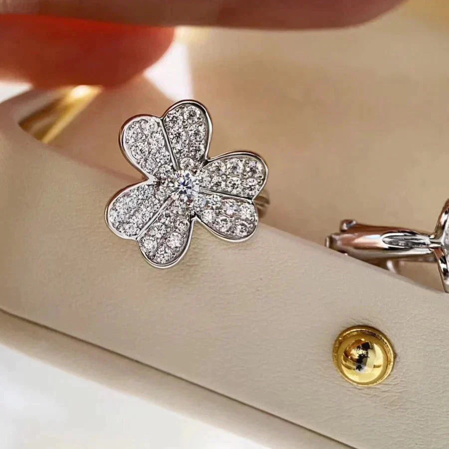 [Charm Aries Jewelry]CLOVER COMOS DIAMOND EARRINGS SILVER
