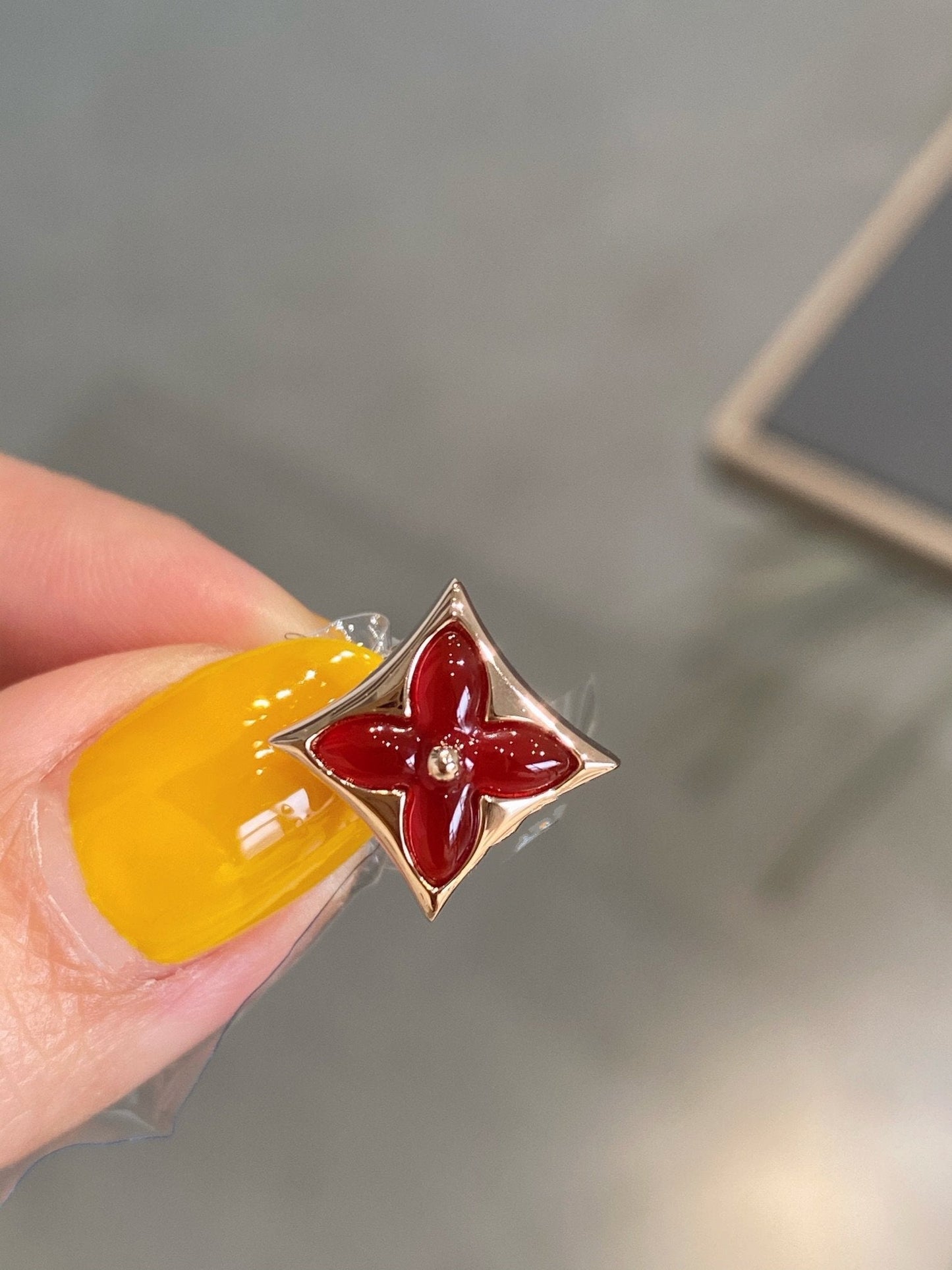 [Charm Aries Jewelry]STAR AND SUN PINK GOLD CARNELIAN STUD EARRINGS