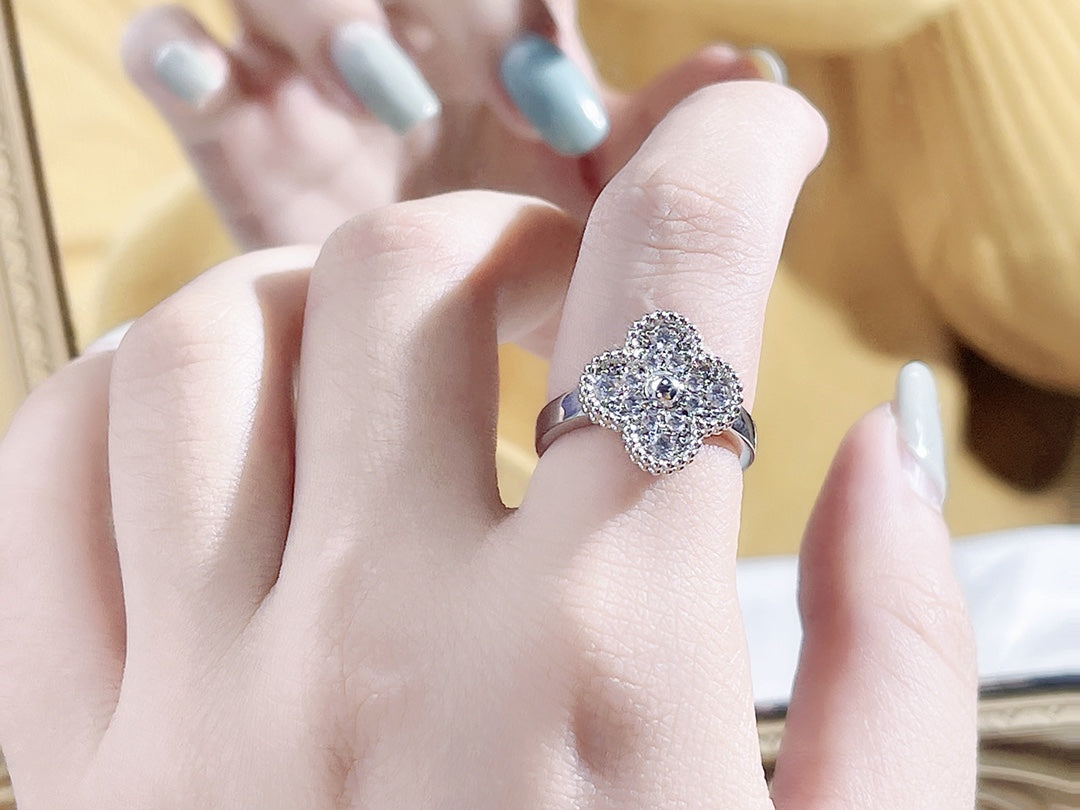 [Charm Aries Jewelry]CLOVER DIAMOND RING