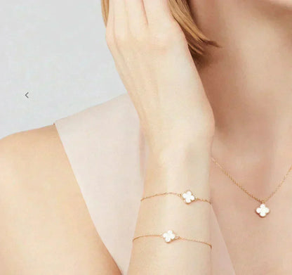 [Charm Aries Jewelry]CLOVER MINI 9.5MM WHITE MOTHER-OF-PEARL NECKLACE