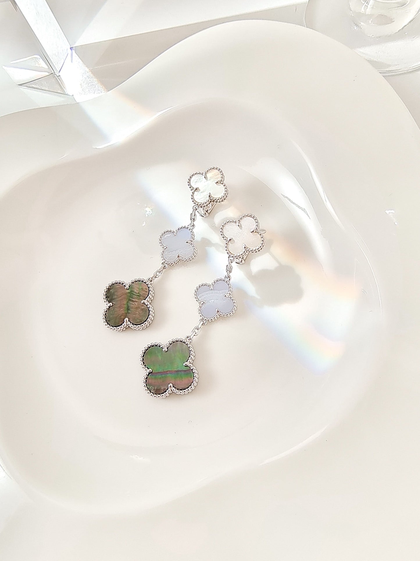 [Charm Aries Jewelry]CLOVER 3 MOTIFS CHALCEDONY DARK MOP SILVER EARRINGS