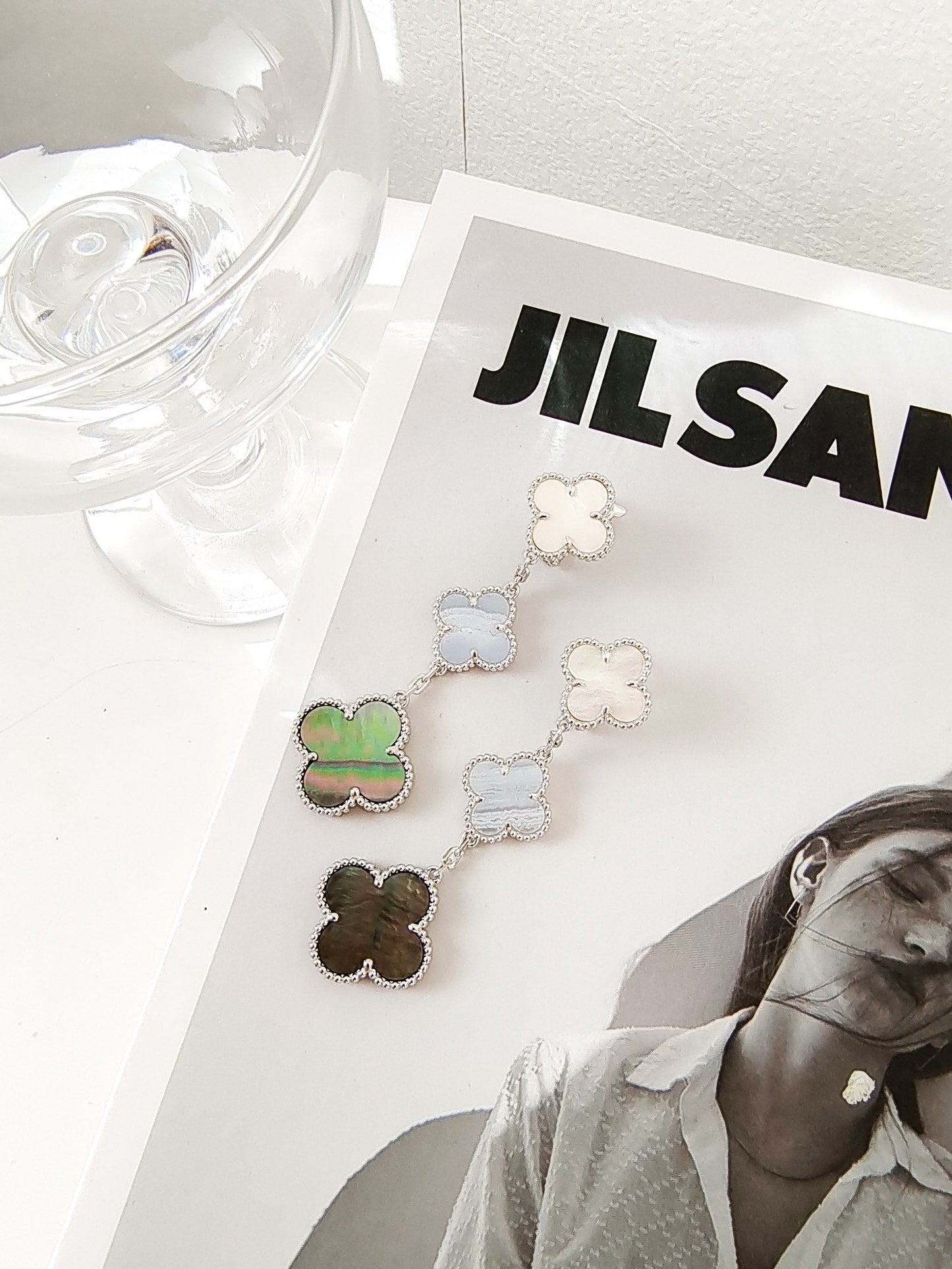 [Charm Aries Jewelry]CLOVER 3 MOTIFS CHALCEDONY DARK MOP SILVER EARRINGS
