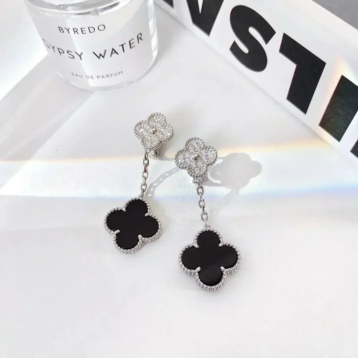 [Charm Aries Jewelry]CLOVER 2 MOTIFS  DIAMOND ONYX EARRINGS SILVER