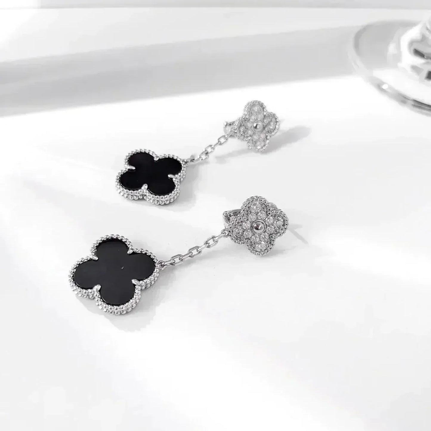 [Charm Aries Jewelry]CLOVER 2 MOTIFS  DIAMOND ONYX EARRINGS SILVER
