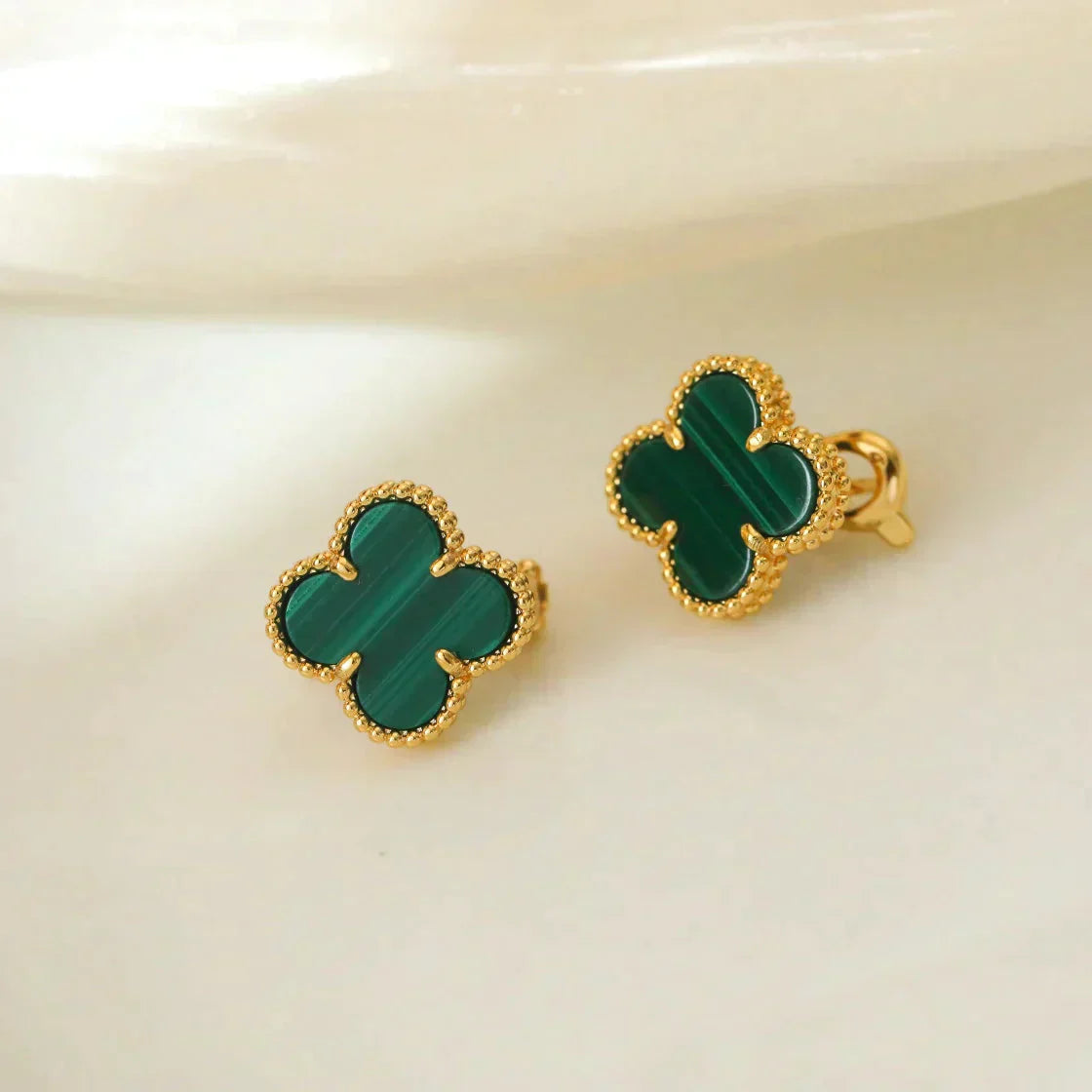 [Charm Aries Jewelry]CLOVER MEDIUM 1 MOTIFS MALACHITE  EARRINGS