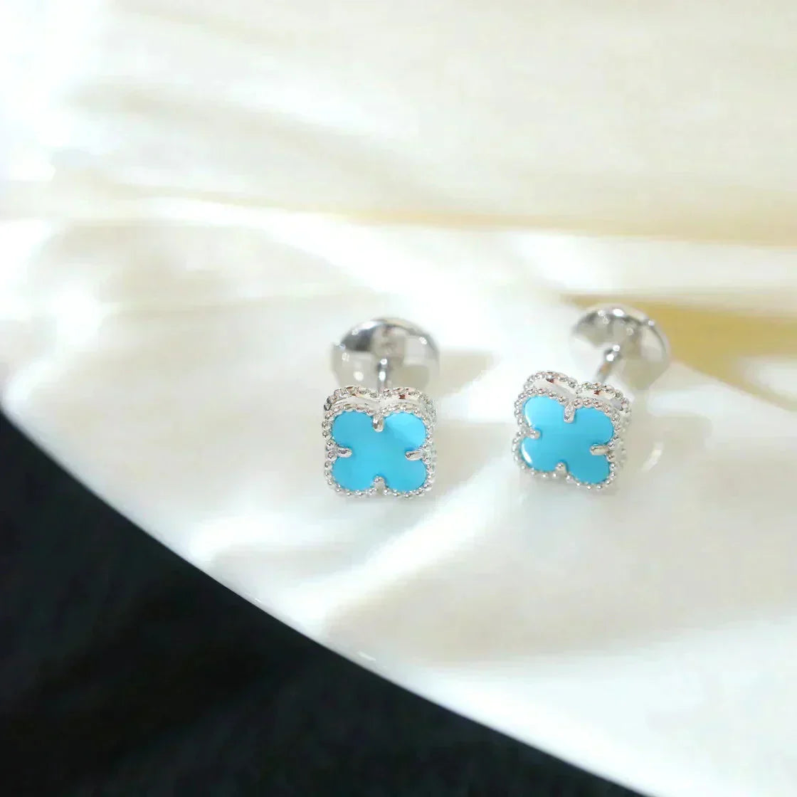 [Charm Aries Jewelry]CLOVER MINI 9.5MM ONYX STUD EARRINGS SILVER