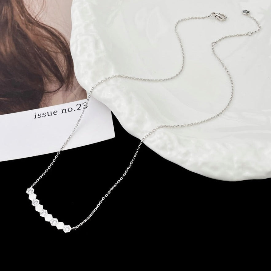 [Charm Aries Jewelry]BEE MY LOVE DIAMOND NECKLACE