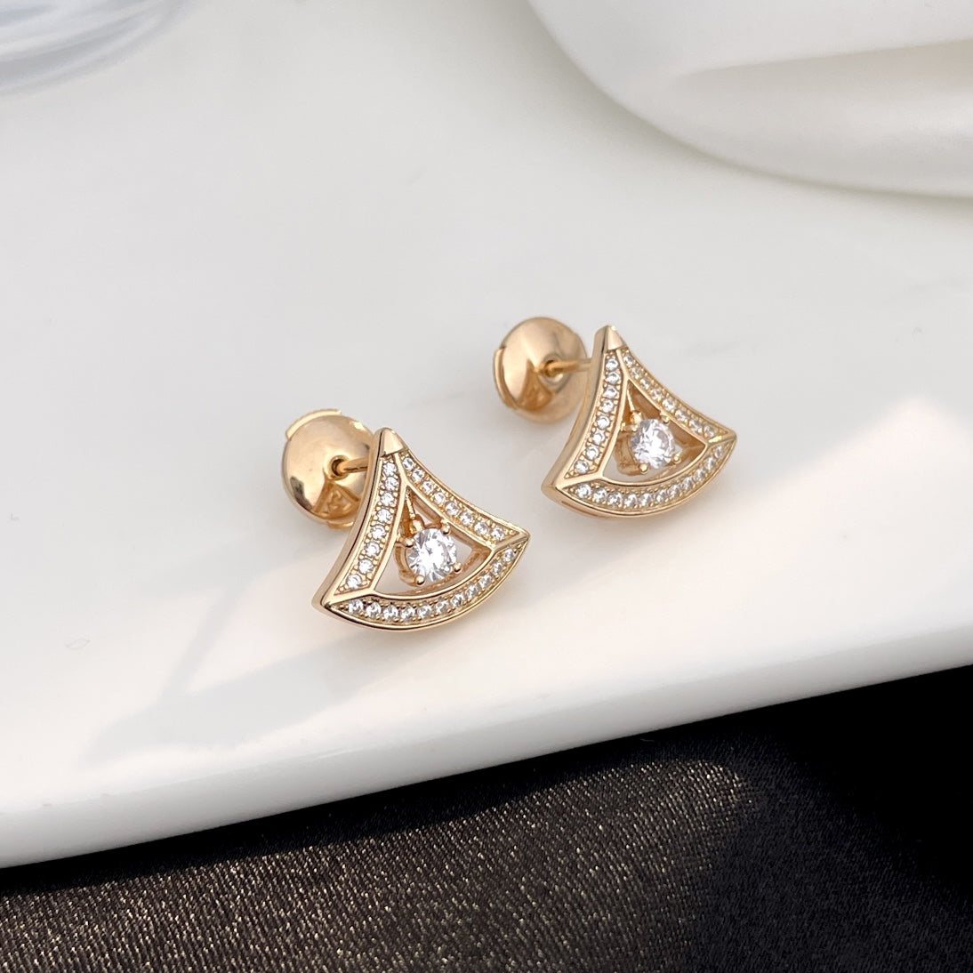 [Charm Aries Jewelry]DREAM MINI DIAMOND STUD EARRINGS