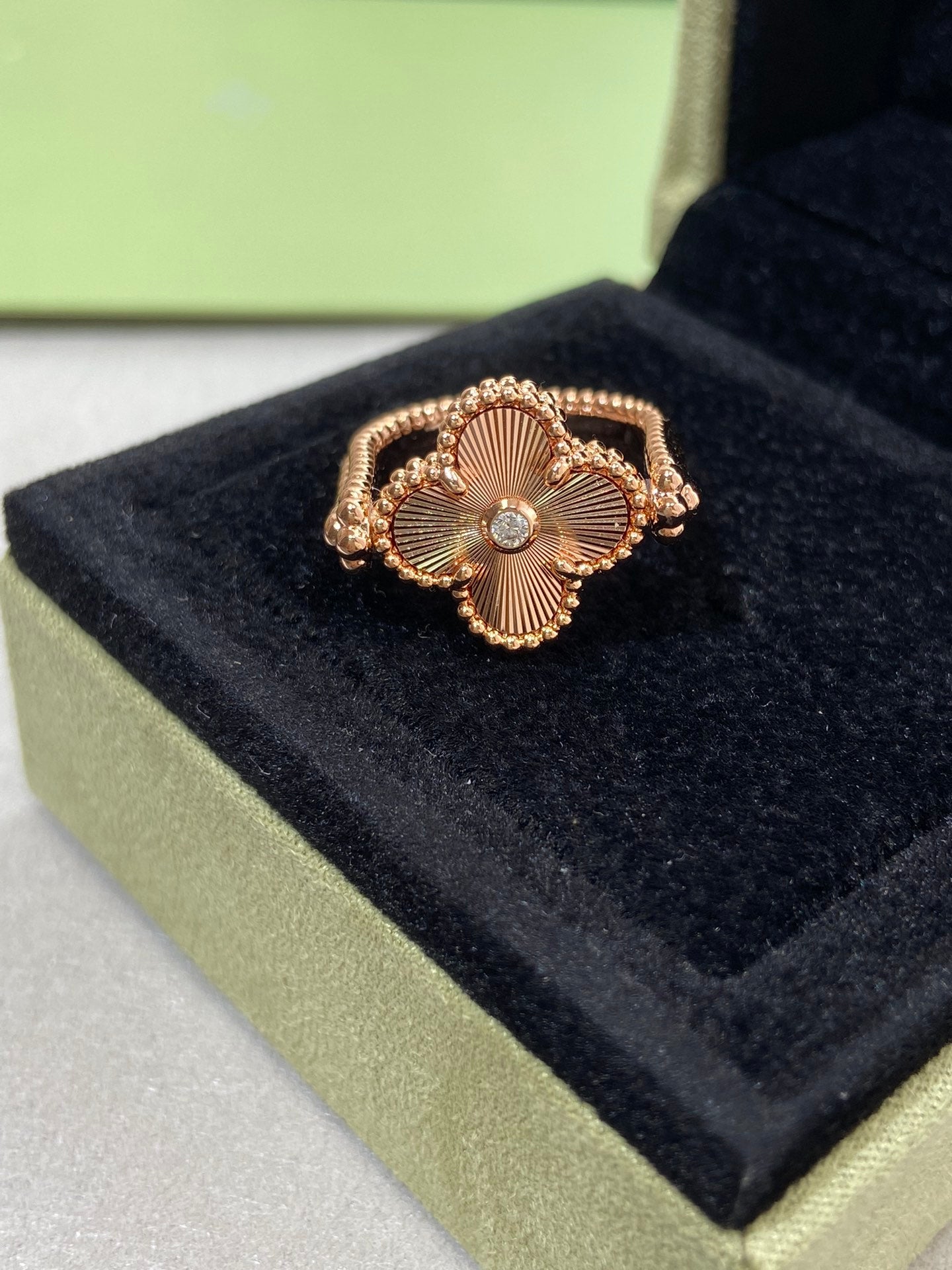 [Charm Aries Jewelry]CLOVER RIVERSIBLE ROSE GOLD RING