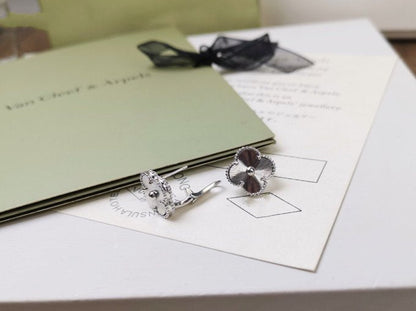 [Charm Aries Jewelry]CLOVER MEDIUM STUD EARRINGS
