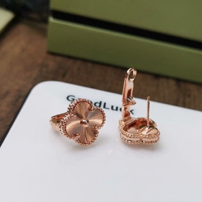 [Charm Aries Jewelry]CLOVER MEDIUM STUD EARRINGS