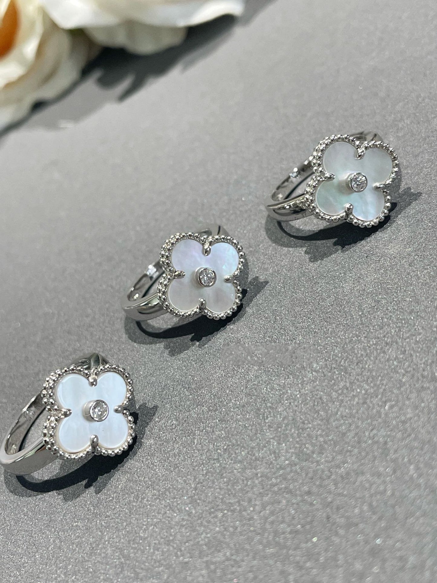 [Charm Aries Jewelry]CLOVER SILVER MOP DIAMOND RING