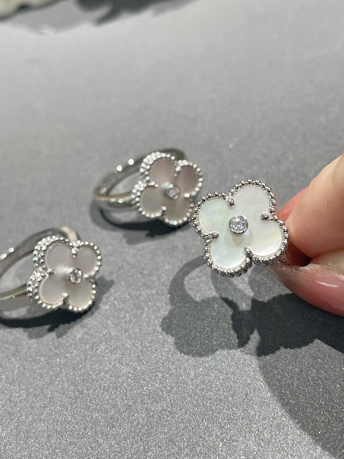[Charm Aries Jewelry]CLOVER SILVER MOP DIAMOND RING