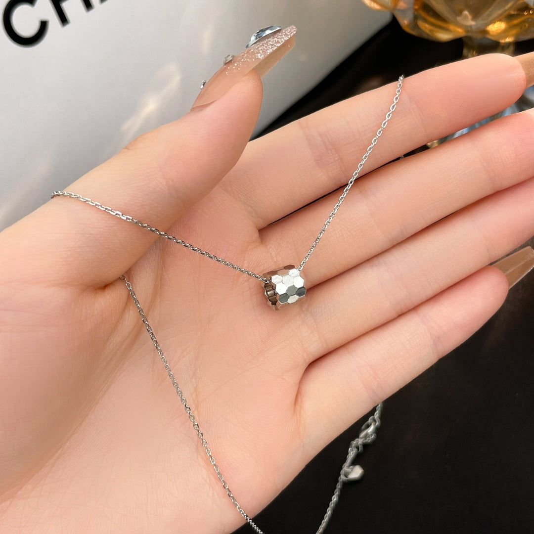 [Charm Aries Jewelry]BEE MINI NECKLACE