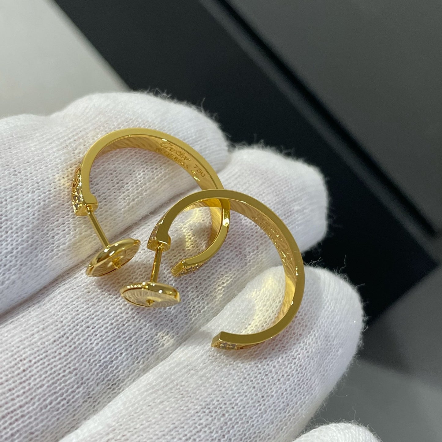 [Charm Aries Jewelry]LOVE DIAMOND GOLD HOOP EARRINGS