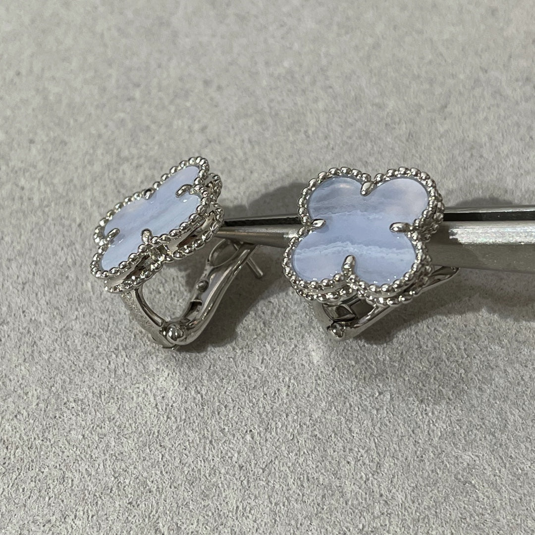 [Charm Aries Jewelry]CLOVER CHALCEDONY SILVER STUD EARRINGS