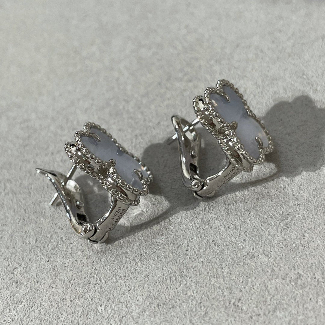 [Charm Aries Jewelry]CLOVER CHALCEDONY SILVER STUD EARRINGS