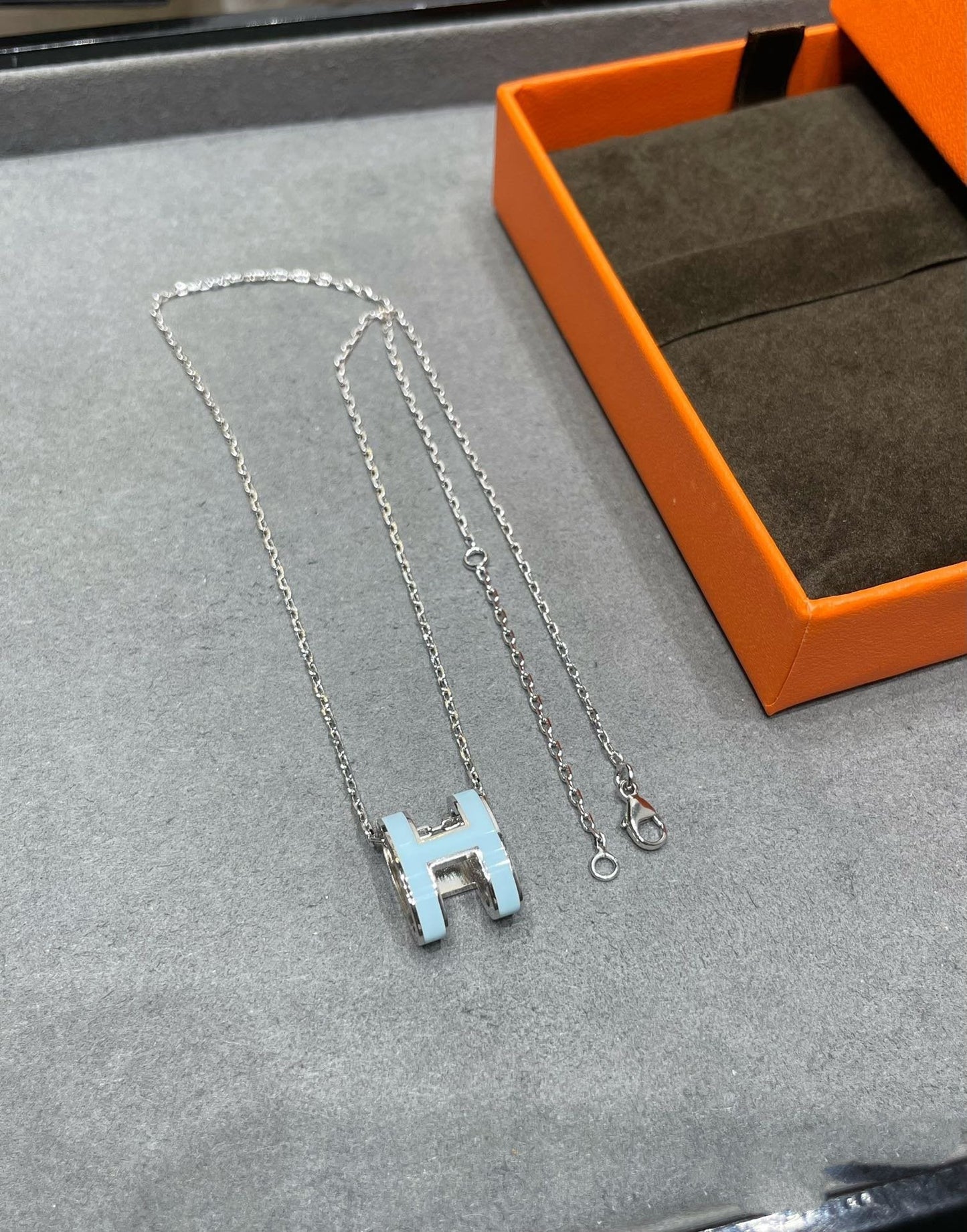 [Charm Aries Jewelry]POP H SKY BLUE NECKLACE