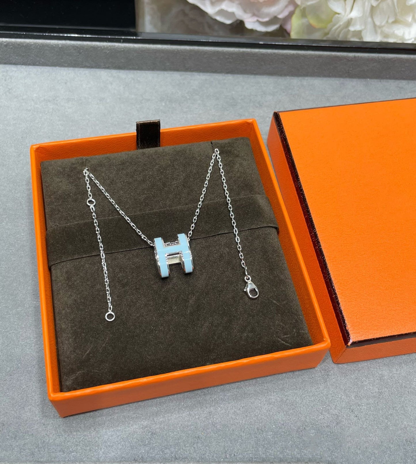 [Charm Aries Jewelry]POP H SKY BLUE NECKLACE